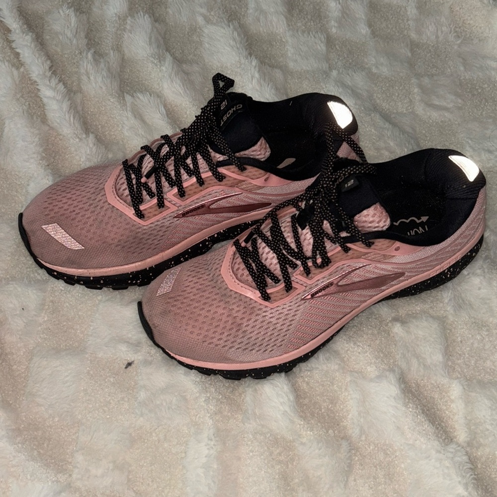 Womens brooks ghost 12 worn a few times, See pics for DIRT STAINS.